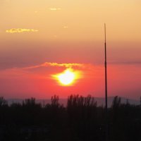 апрельский закат :: Елена Шаламова