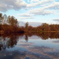 Пейзаж с отражением :: Galina Solovova