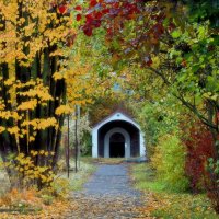 Подворье монастыря. :: Татьяна Помогалова