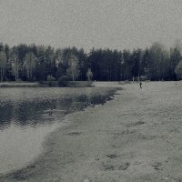 хмурый день на озере :: Любовь 