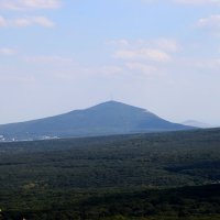 Гора Машук. Вид с Селитряных скал :: Павленко Михаил 