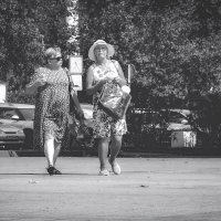 Разговор под мороженое (чб) :: Сергей Царёв