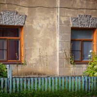 Окна старого дома :: Алексей Трифонов