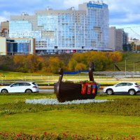 Чебоксары. Декоративная композиция "Ладья" на кольцевой развязке. :: Пётр Чернега