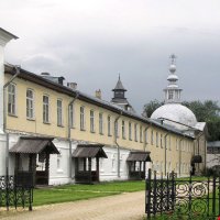 Келарский корпус и Храм Всех Святых :: Александр Ильчевский Келарский корпус и Храм Всех Святых :: Александр Ильчевский