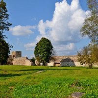 Изборская крепость - главный форпост Средневековой Руси здесь :: Виктор Осипчук