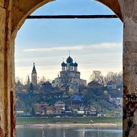 Осень в Тутаеве :: Михаил Свиденцов