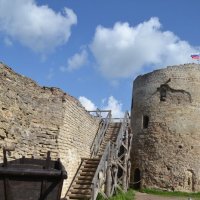 Изборская крепость - главный форпост Средневековой Руси здесь :: Виктор Осипчук Изборская крепость - главный форпост Средневековой Руси здесь :: Виктор Осипчук