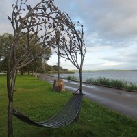 «Дерево любви»  в себежском парке :: Лидия Бусурина