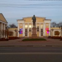 Памятник И.П.Павлову :: Galina Solovova