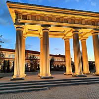 Колоннада в Екатерининском парке. :: Виктор Мухин