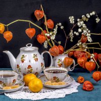 Вечерний чай вдвоем :: Людмила Павловна Крышковец