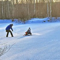 Декабрь...Катания на санках на замерзшем озере! :: Владимир 