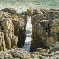 Как камень добрался сюда ? :: Георгий А