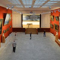 В картинной галерее И. К. Айвазовского :: Татьяна Лютаева