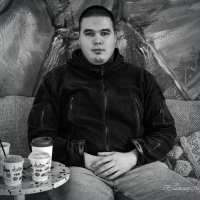 "Студент Коля. В кафе"© :: Владимир Макаров