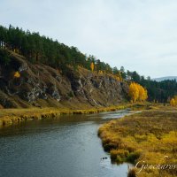 Там, где осень встречается с водой :: Евгений 