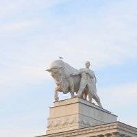 «Боец с быком» :: Дмитрий И_