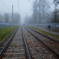 Трамвайные пути уходящие в туман :: Александр Синдерёв