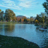 Осенний  парк  Гагарина :: Валентин Семчишин