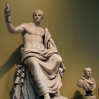 Портретная статуя Нервы. (римского императора, I век н. э.) :: Татьяна Помогалова