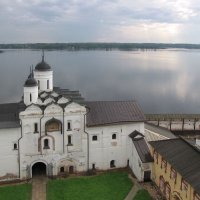 Церковь Спаса Преображения с водяными вратами и Сиверское озеро :: Александр Ильчевский 