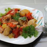 А не откушать ли нам курочки тушёной с овощами? :-) :: Андрей Заломленков