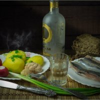 Эх картошечка,селёдочка, лучок... :: Алексей Мезенцев