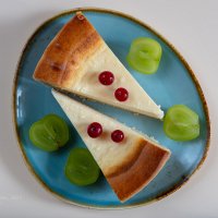 Ватрушка с ягодами :: Александр Синдерёв