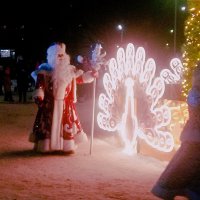 Дет мороз у новогодней ёлки :: Сергей Кочнев