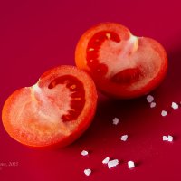 Половинки помидора :: Александр Синдерёв