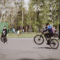 Вело-джигитовка :: Сергей Царёв