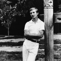 Человек в светлом. :: Василий Палий