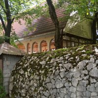 Дом за каменной стеной :: Наталия Григорьева