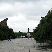 Берлин. Трептов - парк. :: Владимир Драгунский Берлин. Трептов - парк. :: Владимир Драгунский