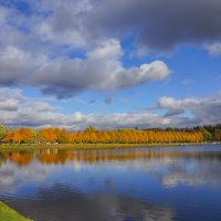 Осенний пруд... :: Владимир Жданов Осенний пруд... :: Владимир Жданов