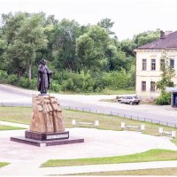 Памятник Ефрему Новоторжскому :: Сергей Поникаров