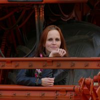 Девушка и комбайн :: Олег Девушка и комбайн :: Олег