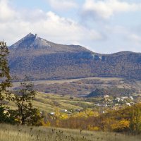 Посёлок в горах. :: Геннадий Валеев