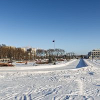 Будет каток на набережной :: Виктор Иванович Чернюк Будет каток на набережной :: Виктор Иванович Чернюк