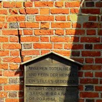 Памятния доска на стене кирхи :: Сергей Карачин