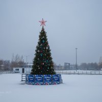Новогодняя ёлка на площади :: Александр Синдерёв