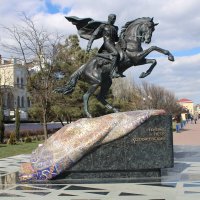 Памятник генералу Петру Котляревскому :: Ирина 