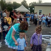 Поел мороженого,теперь можно и поиграть! :: Нина Андронова