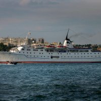 Морской лайнер. :: Сергей Воротников Морской лайнер. :: Сергей Воротников
