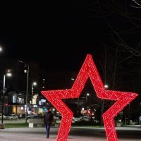 Праздничное украшение аллеи сквера.... :: tatyana Праздничное украшение аллеи сквера.... :: tatyana