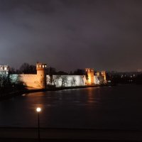 Вечерняя прогулка у Новодевичьего монастыря :: 4X_Pro Непразднующий
