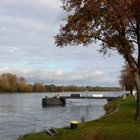 У причала :: Юрий. Шмаков У причала :: Юрий. Шмаков