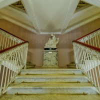 парадная лестница в Елагинском дворце :: Георгий А