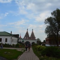 на территории монастыря :: Галина R...